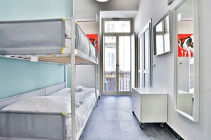 2 bedrooms, free WiFi, bed sheets - La finestra su Garibaldi (Naples)