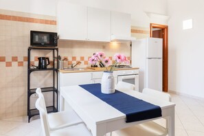 Leilighet, 2 soverom | Spiseområde på rommet