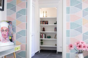 Apartment, 2 Bedrooms | 2 bedrooms, free WiFi, bed sheets - La finestra su Garibaldi (Naples)