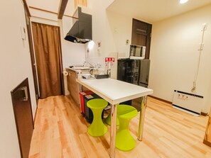 雪櫃、微波爐、爐具、廚房用具/餐具/器皿