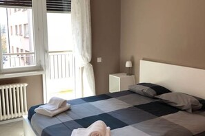 2 habitaciones, tabla de planchar con plancha y wifi gratis 