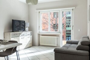 TV - Cozy two-bedroom apartment near Lido of Lugano and Exhibition Center - LIDO 4 (Lugano)