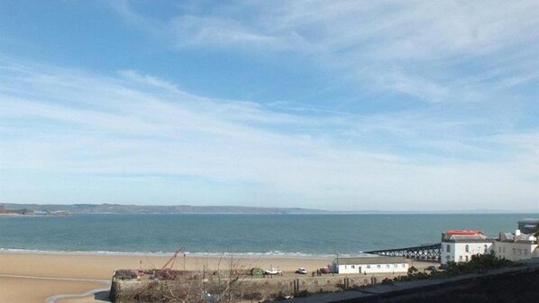 Beach - Belle Vue Court 2 (Tenby)