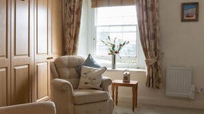 TV - Belle Vue Court 2 (Tenby)