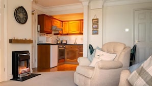 Living area - Belle Vue Court 2 (Tenby)