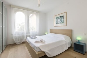 2 chambres, fer et planche à repasser, accès au Wi-Fi (inclus)