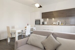 TV - Two-bedroom in central position with garden - MARAINI GIARDINO (Lugano)