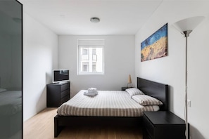 1 chambre, fer et planche à repasser, Wi-Fi gratuit, draps fournis