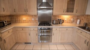 Apartment, 2 Bedrooms | Private kitchen - Celador Apartments - Bear Wharf (Reading)