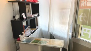 Reception - Poshtel Osaka240 (Osaka)