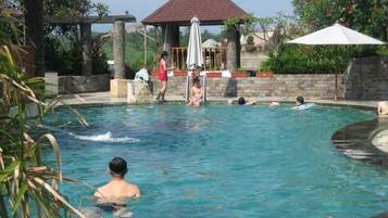 Piscina a l'aire lliure