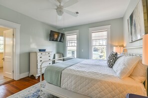 3 slaapkamers, een strijkplank/strijkijzer, gratis wifi, beddengoed