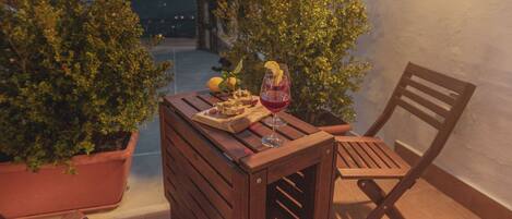 屋外ダイニングエリア