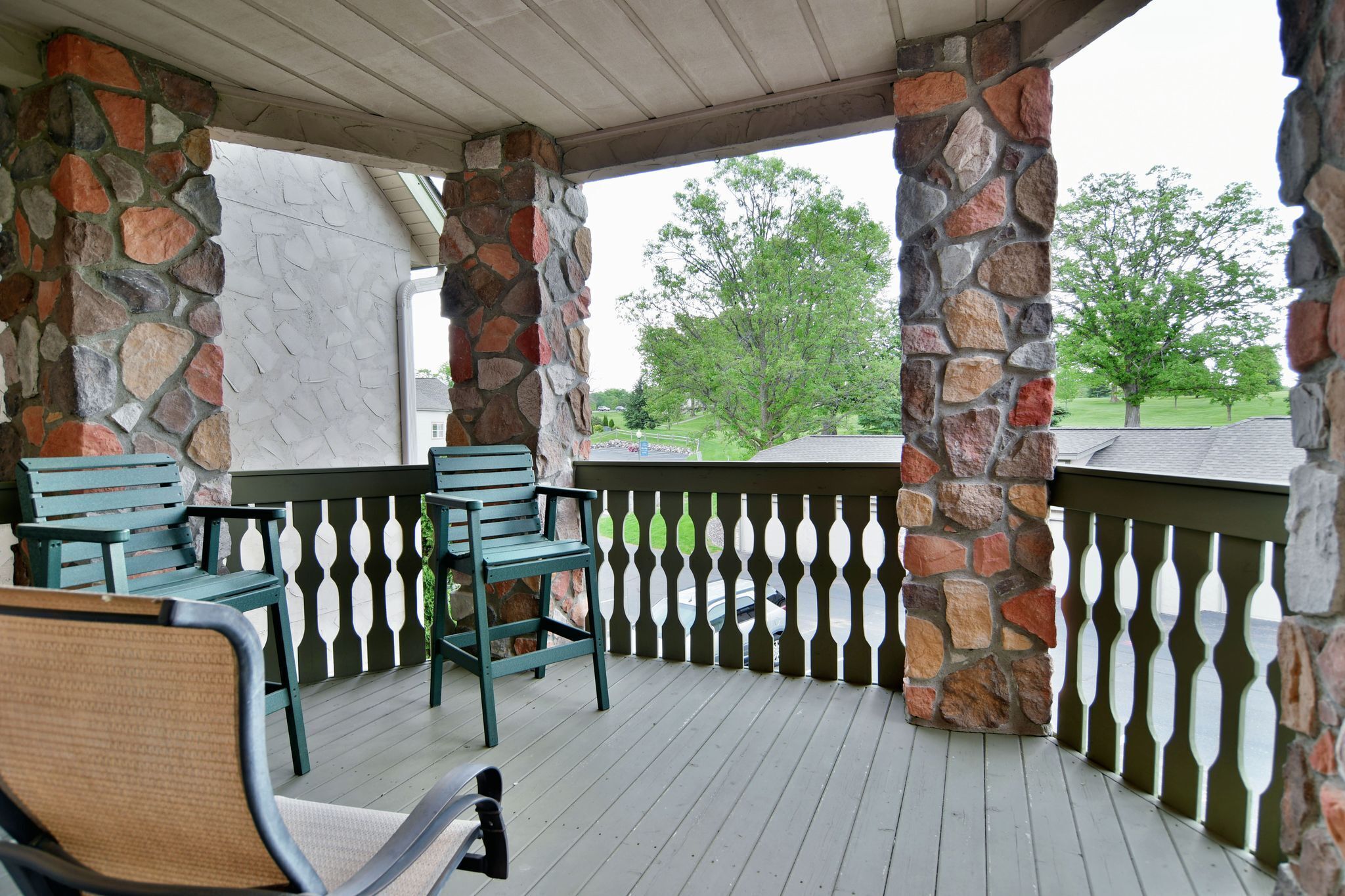 T207 Charming condo with lake front view at Tagalong Golf Resort
