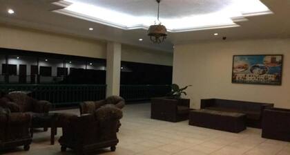 Dotties Place Hotel and Restaurant