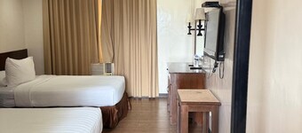 Dotties Place Hotel and Restaurant
