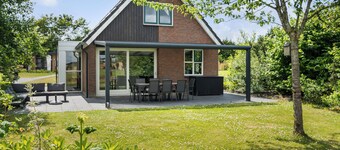 Detached bungalow for 8 people, fully equipped.