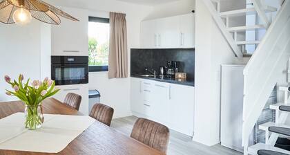 Komplett neu eingerichtetes Comfort-Ferienhaus mit 3 Schlafzimmern für bis zu 6 Personen.