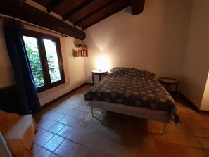 4 bedrooms, iron/ironing board, travel cot, WiFi - Charming village house in the heart of Gallargues-le-Montueux (Gallargues-le-Montueux)