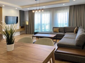 Dúplex familiar, 2 habitaciones | Ropa de cama de alta calidad y caja de seguridad en la habitación