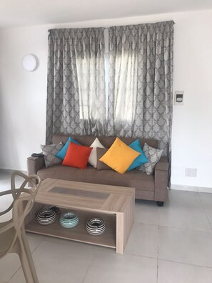 Living area - Amarily Lodge (Abidjan)