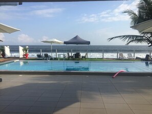 Piscine couverte, piscine extérieure