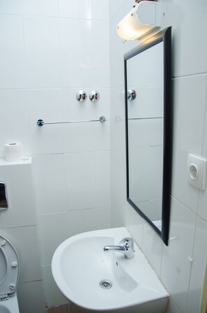 무료 세면용품, 헤어드라이어, 슬리퍼, 타월