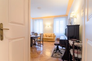 Apartment, 3 Bedrooms | Living area
