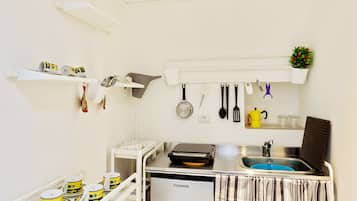 Apartment, 1 Bedroom | Private kitchenette | Fridge, stovetop, cookware/dishes/utensils