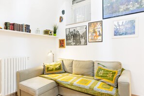 Apartment, 1 Schlafzimmer | Wohnbereich | Flachbildfernseher