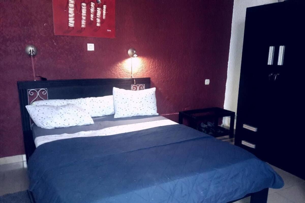 Habitación Confort | Wifi gratis y ropa de cama