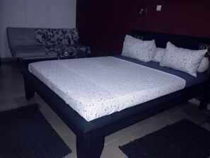 Habitación Confort | Wifi gratis y ropa de cama
