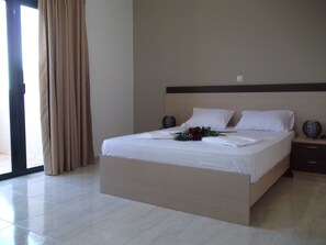 Hochwertige Bettwaren, Zimmersafe, laptopgeeigneter Arbeitsplatz