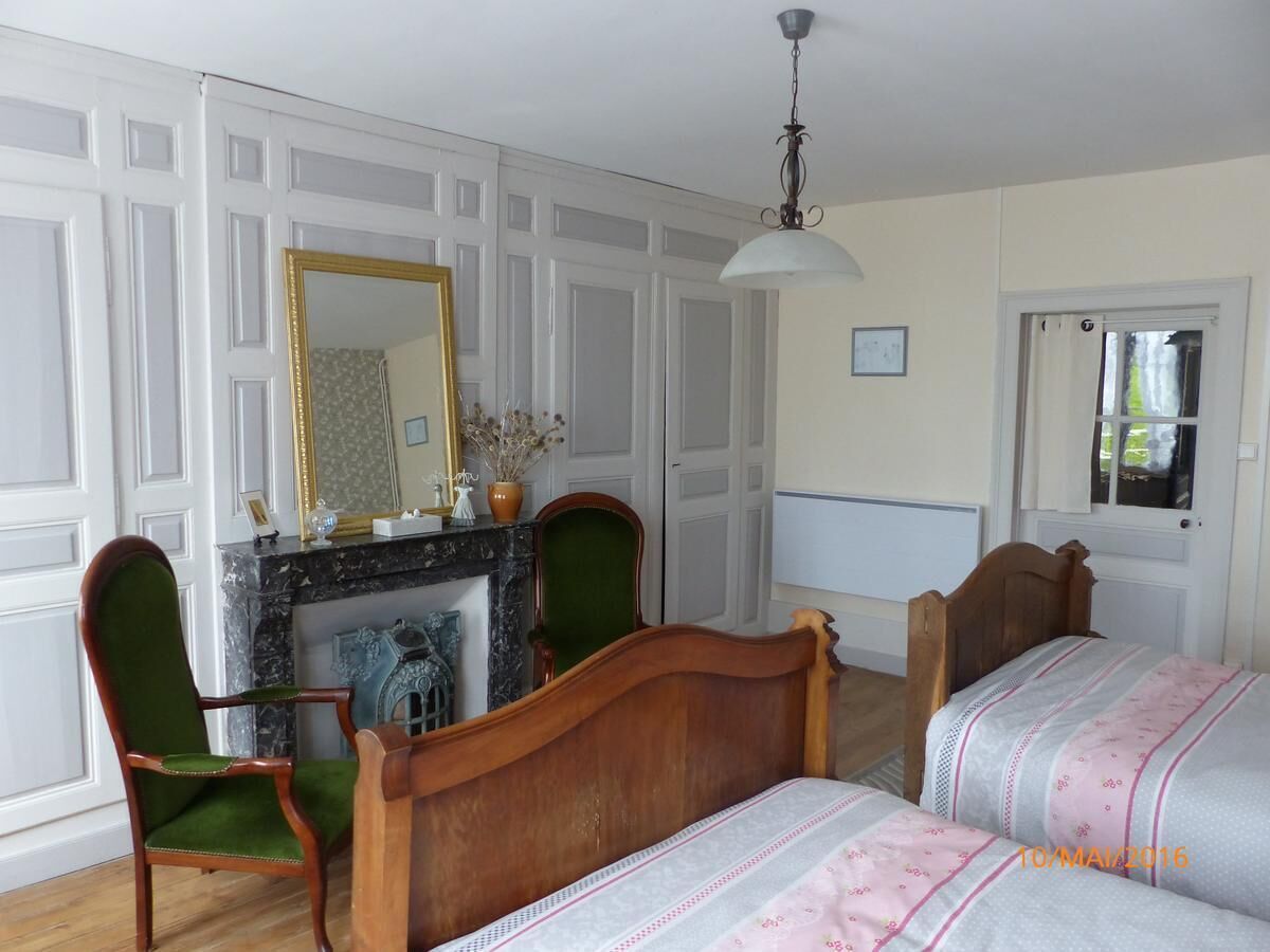 Twin Room | Free cots/infant beds