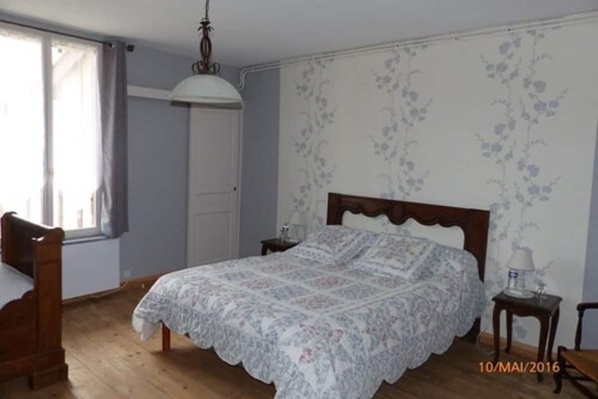 Triple Room | Free cribs/infant beds