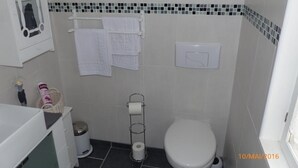 Driepersoonskamer | Badkamer