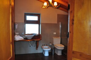 Shower, towels - Lodge Tikilen Caviahue (Caviahue)