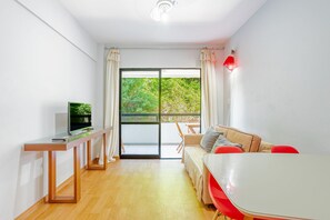 Living area - BR01 Quarto de Sala Praia Porto Barra (Salvador)