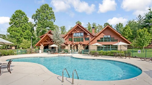 Two Bedroom Luxury Condo, Gatlinburg, TN (1948841)