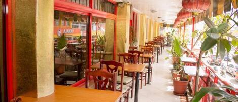 Desayuno continental incluido todos los días