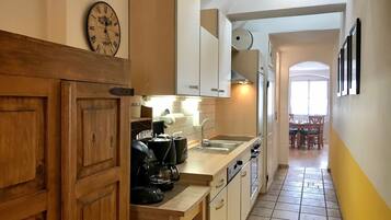 Kühlschrank, Ofen, Herdplatte, Geschirrspüler