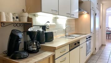 Kühlschrank, Ofen, Herdplatte, Geschirrspüler