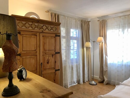 Ferienwohnung Am Stadtpark - Charmant, seenah, zentral in historischem Gebäude