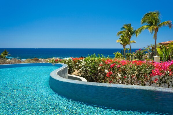 Kolam renang terbuka