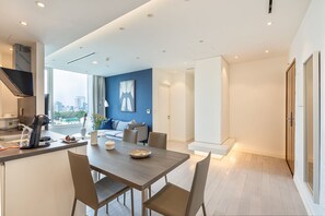 Apartment (2 Bedrooms) | Eigene Küche | Ofen, Geschirrspüler, Kochgeschirr/Geschirr/Besteck