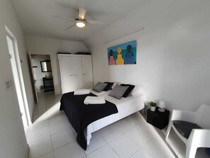 Comfort Apartment, Multiple Beds, Non Smoking, Kitchen | Hypo-allergenic bedding, memory foam beds, in-room safe, free WiFi