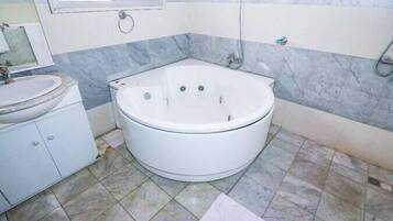 Luxury Villa | Bathroom | Shower, towels, soap, toilet paper