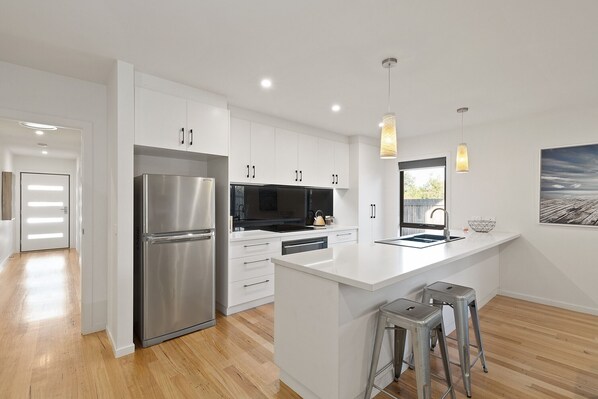 Fridge, microwave, oven, stovetop
