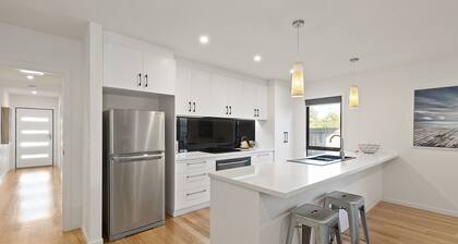 TORQUAY Beach + Table Tennis