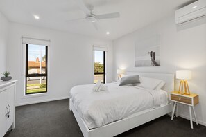 4 bedrooms, desk, iron/ironing board, travel cot